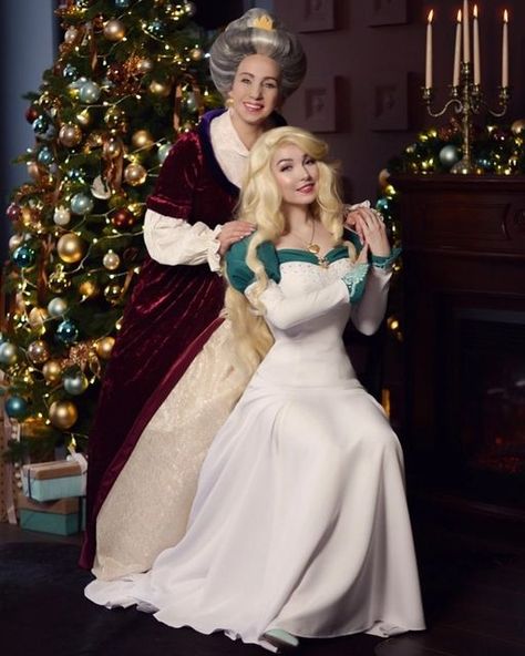 Christabel🦢 on Instagram: "Happy holidays 🎄🤍🐸🐢🐧🦢 Odette @odettecrystal Queen Uberta - Lady T Photo by @lavrentiy_and_co #cosplay #theswanprincess #swanprincess #odette #princess #princessodette #queenuberta #christmas #christmascosplay #swanprincesscosplay #princesscosplay" Swan Princess Cosplay, Odette Aesthetic, Odette Swan Princess, Elven Costume, Non Disney Princesses, Don Bluth, T Photo, Princess Halloween Costume, Chica Cool