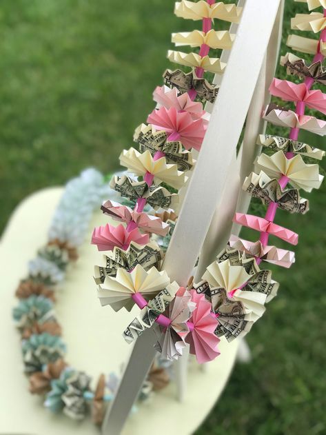 Money Butterfly Lei, Money Lanyard Graduation, Money Necklace For Graduation Diy, Diy Grad Leis, Money Leis For Graduation Diy Butterfly, Graduation Money Lei Ideas, Money Lies For Graduation, Paper Leis Diy, Easy Graduation Leis Diy