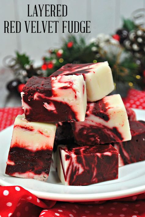 A simple recipe for delicious red velvet and white chocolate fudge perfect for an edible Christmas gift or cookie exchange! Fudge Recipe Without Condensed Milk, Velvet Fudge, Red Velvet Fudge, Easy Fudge, White Chocolate Fudge, Valentine Recipes, Fudge Recipes Easy, Dessert For Two, Homemade Fudge