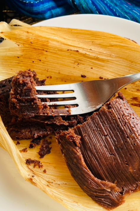 Chocolate Tamales Recipe, Sweet Tamales Recipe Mexico, Tamales Filling Ideas, Dessert Tamales Recipe, Sweet Tamales Recipe, Chocolate Tamales, Dessert Tamales, Easy Tamales Recipe, Tamale Recipes