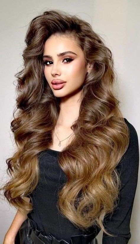 Hairstyle For Long Hair, Wavy Hairstyle, Cabello Hair, Hair References, Brunette Hair With Highlights, Wavy Hairstyles, Long Layered Hair, Long Wavy Hair, Long Hair Girl