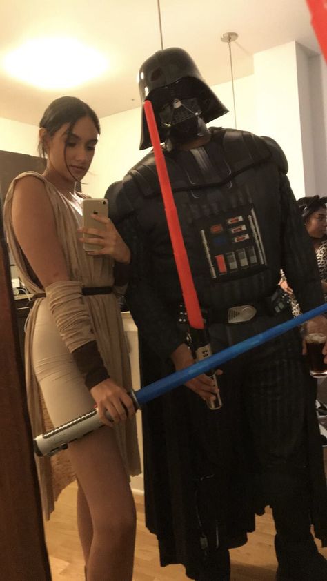 Couples Jedi Costume, Marvel Couple Costume Ideas, Darth Vader Couple Costume, Jedi Couple Costume, Fantasy Couple Halloween, Couples Costumes Star Wars, Couples Star Wars Costumes, Fantasia Star Wars, Couple Halloween Costumes Star Wars