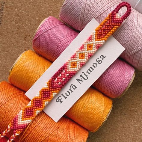 Diamond Friendship Bracelet, Ideas Pulseras, Cool Friendship Bracelets, String Bracelet Patterns, Braided Bracelet Diy, Friendship Bracelet Patterns Easy, Yarn Bracelets, Cute Friendship Bracelets, Diy Bracelets Tutorials