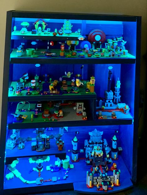 Lego Mario Display Ideas, Super Mario Lego Display Ideas, Lego Super Mario Ideas, Mario Lego Ideas, Mario Lego Display, Lego Basement, Mario Legos, Mario Playhouse, Mario Cube