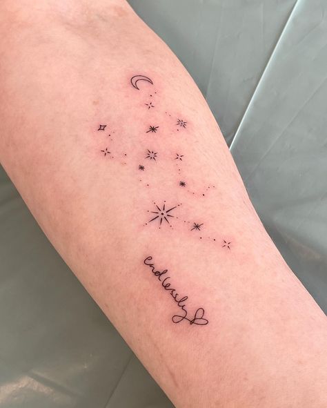 Do you remember the reaction video I posted last year featuring the constellation tattoo? I engraved it alongside my client's mum's handwriting onto her collarbone It was heartwarming when her mum came to me for her first tattoo, wanting to match her daughter's She got the same constellation tattoo with "endlessly" written in her daughter's handwriting 🥹 "Love you to the moon and back, endlessly" – such an endearing pair of tattoos While writing this caption in advance, I revisited the mo... Constellation Tattoo, Constellation Tattoos, To The Moon And Back, First Tattoo, Do You Remember, To The Moon, I Tattoo, Handwriting, Constellations