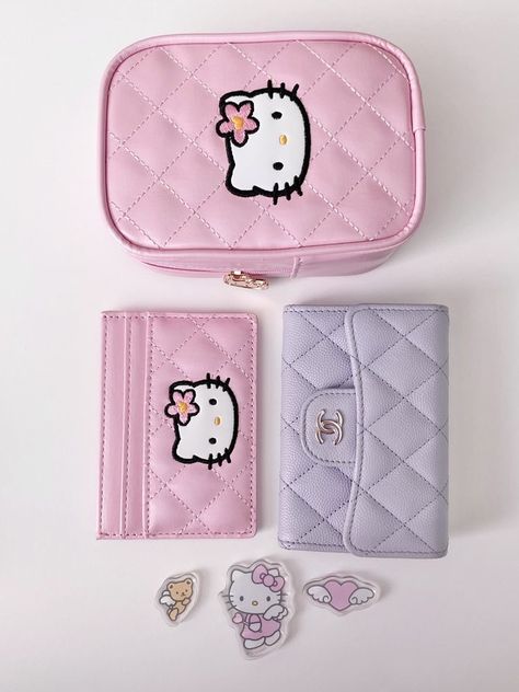 Pastel Kitty, Hello Kitty Headphones, Hello Kitty Wallet, Sanrio Stuff, Cute Sanrio, Purse Essentials, Pink Hello Kitty, Hello Kitty My Melody, Pink Girly Things