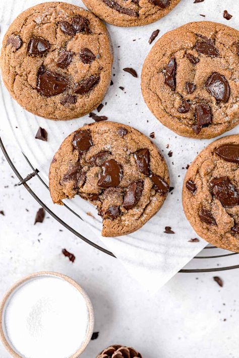 Quick Chocolate Chip Cookies, Molasses Cookies Recipe, Molasses Cookies, Best Chocolate Chip Cookie, Perfect Cookie, Chocolate Cinnamon, Cookie Scoop, Vegetarian Chocolate, Cookies Recipes Chocolate Chip