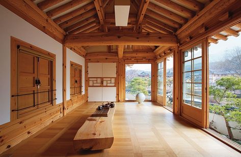 Hanok central living space in Eunpyeong Hanok Village, SKR. Image: JeongMee Yoon. Korean House Interior, Korean House Design, Hanok House, Korean Traditional House, Traditional Korean House, Japanese Style House, Wooden Building, Asian Interior, Asian Homes