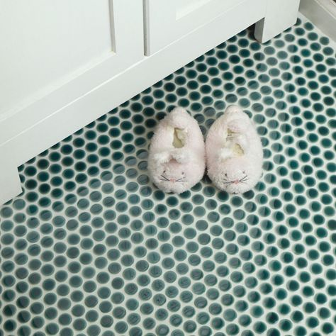 Redoing Your Bathroom? Read This! - This Old House Penny Tile Bathroom, Penny Tile Bathroom Floor, Penny Tiles Bathroom, Traditional Vanity, Penny Tile, Round Tiles, Classic Tile, Penny Round, Mosaic Floor