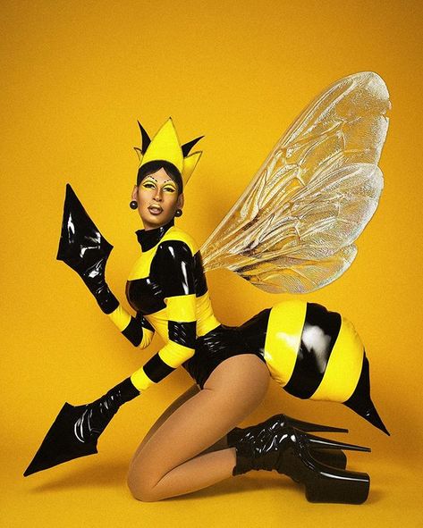 Bee Queen Costume, Insect Costume Women, Queen Bee Costume Diy, Wasp Costume, Bee Costume Diy, Queen Bee Costume, Bumble Bee Costume, Costume Carnaval, Queen Outfits