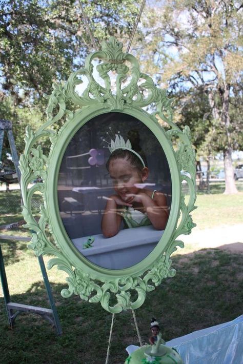 Birthday Mirror Ideas, Princess Tiana Birthday Party Food, Princess And The Frog Photoshoot Ideas, Birthday Mirror, Princess And The Frog Birthday, Frog Party Ideas, Tiana Party, Princess Tiana Party, Mirror Portrait