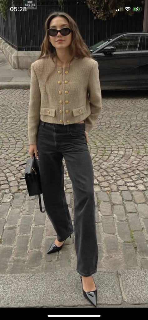 Textured Jacket Outfit, Tweed Boucle Jacket Outfit, Tweet Jacket Outfit Women, Tweet Coat Outfit, Tweed Jacket Outfit Women Classic Style, White Chanel Jacket Outfits, Beige Tweed Blazer Outfit, Celine Jacket Outfit, Beige Tweed Jacket Outfit