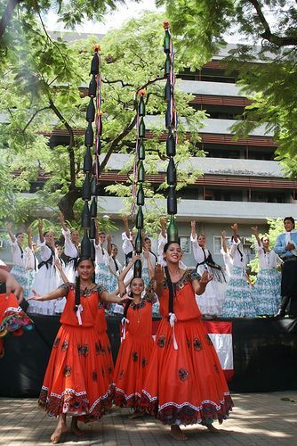 One of the most popular cities in Paraguay is Asuncion. They are very famous for their traditional Bottle Dances just like in this picture. Not only is it one of the most popular cities but Asuncion is also the capital of Paraguay. People Falling, Water Jugs, Spanish Speaking Countries, Funny Travel, Landlocked Country, Festivals Around The World, Traditional Dance, Folk Dance, Folk Dresses