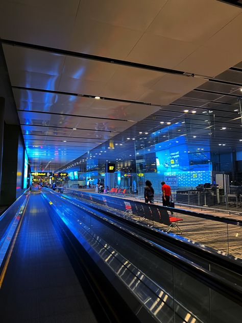 Changi Airport Aesthetic, Airport Feeling, Singapore Aesthetic, Singapore Airport, Singapore Photography, Changi Airport Singapore, Airport Vibes, Singapore Changi Airport, Travel Prep