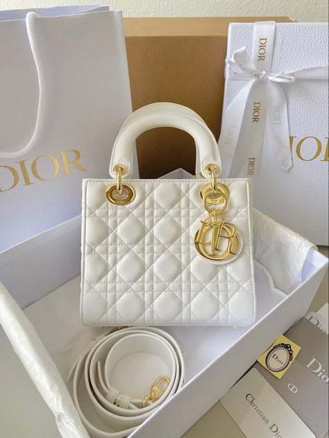 Purse Aesthetic, Estilo Hijab, Lady Dior Handbag, Expensive Bag, Luxury Bags Collection, Girly Bags, Luxury Purses, Fancy Bags, Pretty Bags