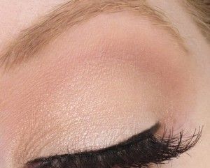 MAC Malt eyeshadow I Love Makeup, Beauty Stuff, Makeup Eyeliner, Make Up Ideas, Love Makeup, Beautiful Makeup, Eyeliner, Beauty Products, Eye Makeup