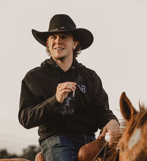 Cowboy Hat Poses, Holding Cowboy Hat Pose, Blonde Cowboy, Cowboy Portrait Photography, Cowboy Reference, Tipping Cowboy Hat Pose, Attractive Cowboy, Cowboy On Horse Reference, Southern Men