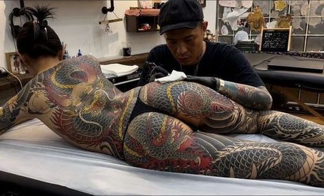 Sometimes our cameras have us questioning reality Japanese Tattoo Women, Torso Tattoos, Yakuza Tattoo, Tattoed Women, Body Suit Tattoo, Full Body Tattoo, Back Tattoo Women, Leighton Meester, Female Tattoo