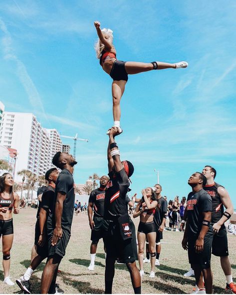 2019 Cheer Life, Navarro Cheer, Cheerleading Stunts, Night Changes, All Star Cheer Uniforms, Cool Cheer Stunts, Cheerleading Poses, Cheer Flyer, Cheer Team Pictures