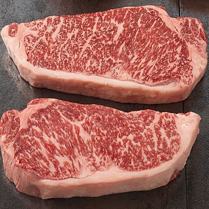 Most Expensive Food, Kobe Beef, Raw Meat, Wagyu Beef, Best Steak, Beef Dishes, Bbq Recipes, Meat Dishes, Finger Food