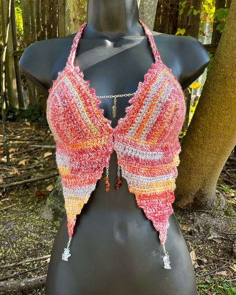 Finnished this beauty up today 🧚🏽‍♀️🫶🏾 all orders have been completed and shipped 🤍 now onto some available pieces and pattern making 🧶 •Customs available •Calypso pattern (link in bio) #crystals #crochet #crochettop #fairy #pixie Fairy Core Crochet Top, Crochet Fairy Top, Fairy Core Crochet, Fairy Crochet, Fairy Top, Crochet Fairy, Fairy Core, Anime Outfits, Pattern Making