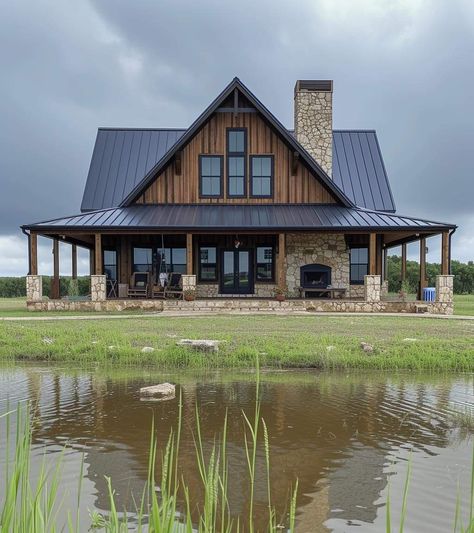 Dark Brown Barndominium Exterior, Barndominium Exterior Colors, Hempcrete House, Barndominium Exterior, Industrial Exterior, Farm Style House, Lake Houses Exterior, Barn Style House Plans, Modern Barn House