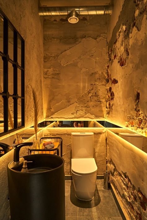 Cafe Toilet Design, Restaurant Bathroom, Bathroom Design Black, Restroom Design, Cafe Concept, Design Café, Toilet Sink, Bathroom Decor Luxury, Bar Interior