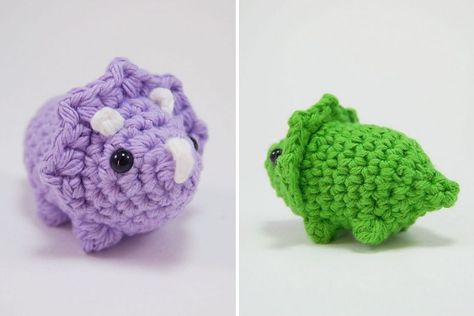 Mini Triceratops Amigurumi - Your Crochet Tiny Triceratops Crochet, Mini Triceratops Crochet Pattern Free, Crochet Triceratops Free Pattern, Crochet Turtle Keychain, Crocheted Stuffed Animals, Marly Bird, Turtle Keychain, Keychain Pattern, Chevron Stitch