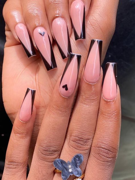 Nail designs Black Tip Nail Designs, V French Tips, Line Nail Designs, Tip Nail Designs, Lines On Nails, French Tips, Dope Nails, Nail Tips, Nail Ideas