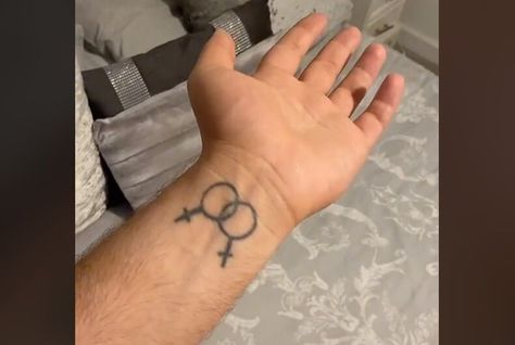 Lesbian Sign Tattoo, Lesbian Symbol Tattoo, Lesbian Pride Tattoo Ideas, Lesbian Couple Tattoos Unique Meaningful, Lesbian Symbol Tattoo Ideas, Lesbian Tattoo Ideas Design, Lesbian Arm Tattoo, Wlw Tattoos, Lesbian Tattoo