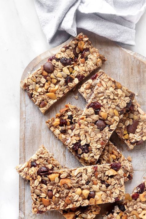 Cherry Cashew Oat Bars | Simply Sissom