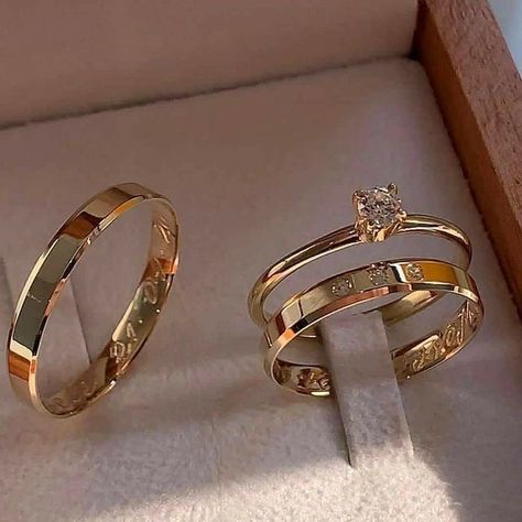 خواتم خطوبة, Wedding Rings Sets His And Hers, Dream Marriage, Couple Ring Design, Wedding Ring Tattoo, Dope Jewelry Accessories, Pretty Engagement Rings, Engagement Rings Couple, Dream Wedding Decorations