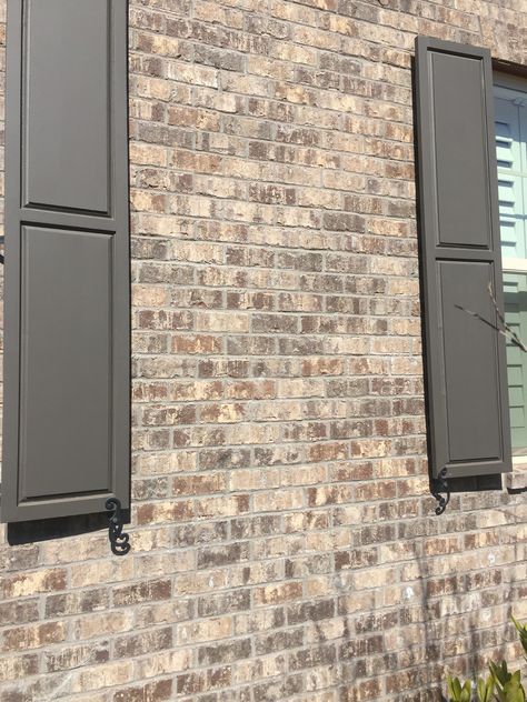 Marshton brick  Mortar - Coosa gray Yellow Brown Brick House Exterior, Yellow Siding, Brown Shutters, Brown Brick Houses, Grey Exterior House Colors, Brick Ideas, Gray House Exterior, Brick Siding, Chelsea Gray