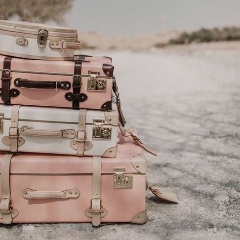 August is calling! Time for a summer getaway 🏝️☀️ #AugustGetaway #Travel #SummerFun #Adventure #Relaxation Wallpapers Rosa, Rose Gold Aesthetic, Photo Rose, Wallpaper Inspiration, Bedroom Wall Collage, Pink Things, Gold Aesthetic, Pink Photo, Picture Collage Wall