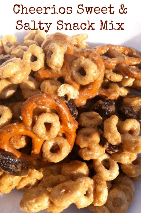 Cheerios Snack Mix Recipes, Cheerio Snacks, Recipe Using Cheerios, Cabin Snacks, Cheerios Snack Mix, Cheerios Snacks, Basketball Treats, Cheerios Recipes, Sweet Chex