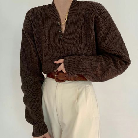 Tommy Hilfiger Sweater Outfit, High Waisted Trousers Outfit, Deux Birds, Professional Fits, Academia Wardrobe, First Day Outfit, Indie Girl, Outfit Vintage, Henley Sweater