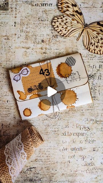 𝚂𝚕𝚊𝚟𝚒𝚌𝚊 🧡 on Instagram: "One more idea for a happy mail folder. 💌 Grab your envelopes and start crafting! 👩‍🎨 ❤️ Write me in the comments do like these mini folders and would you want to see more. 🤗 #paperinabox #penpalletters #penpalinspiration #happymails #happymaillove #happymailswap #snailmailrevival #happymailideas #penpallingcommunity #snailmaillove #scrapbookideas #papervintagelove #penpalwithme #mailart #outgoingmail #penpalcommunity #snailmailrevolution #scrapvintage #vintagemail #vintagepaperephemera #junkjournalofinstagram #collagejournaling #penpalsaroundtheworld #snailmailer #loveforanalogue #onmydesktoday #ephemerapockets #videotutorial #distressink #scrapbookvideo" Scrapbook Envelope Ideas, Folder Making Ideas Handmade, Envelope Scrapbook Ideas, Envelope Craft Ideas, Mail Art Ideas, Craft Paper Ideas, Happy Mail Ideas, Mail Craft, Envelope Scrapbook