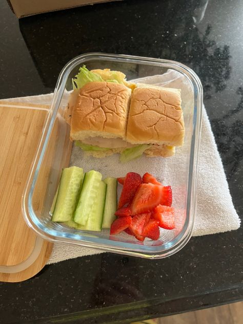 Braces Lunch Ideas, Foods To Make For Lunch, Small Lunch Ideas Healthy, Healthy School Lunch Recipes, Lunch Ideas No Microwave, Low Calorie School Lunch Ideas, Healthy Lunch Bento, High Protein School Lunches, Easy Packed Lunches For Work