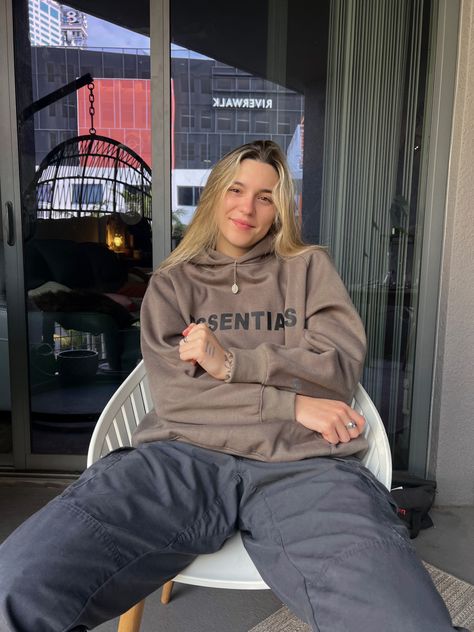 Gay
Lesbian
LGBTQ
Bi
Essentials
Masc Masc Insta Poses, Tomboy Outfits For Party, Womens Essentials Hoodie Outfit, Blonde Masc Girl, White Masc Women, Masc Outfits For Women Sweatpants, Selena Galloway, Girly Masc Outfits, Masc Clothes Aesthetic