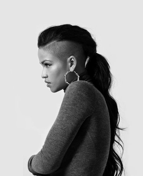 shaved Mohawk Ponytail hairstyle Undercut Ponytail, Mohawk Ponytail, Long Mohawk, Undercut Long Hair, Shaved Side Hairstyles, Half Shaved, Side Hairstyles, Mohawk Hairstyles, Shaved Sides