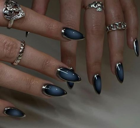 Ombre Black Y2K Punk Nails | Halloween Nail Ideas | #Nails #NailDesigns #Nails2023Designs #NailsInspiration #PressOns #PressOnNails #PressOnNailDesigns #HalloweenNails #HalloweenNails2023 #HalloweenNailsDesigns Punk Nails, Airbrush Nails, Grunge Nails, Y2k Nails, Thanksgiving Nails, Metallic Nails, Prom Nails, Chic Nails, Chrome Nails