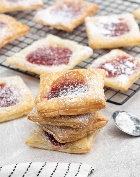 Puff Pastry Jam Tarts Puff Pastry And Jam Recipes, Jam Tarts With Puff Pastry, Puff Pastry With Jam Recipe, Puff Pastry Apricot Jam, Fig Jam Puff Pastry, Strawberry Jam Puff Pastry, Puff Pastry Jam Recipes, Tea Time Pastries, Leftover Puff Pastry Ideas