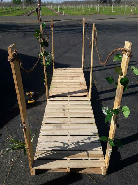 “Bridge” or dock made from old pallets #vbsinthewild Pallet Bridge Diy, Pallet Bridge, Diy Bridge, Jungle Theme Decorations, Survivor Party, Jungle Decorations, Mickey Safari, Holiday Club, Fiesta Tropical