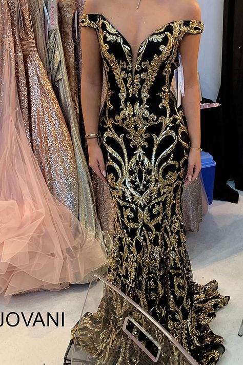 Gold And Black Gowns Elegant, Gold And Black Prom Dress, Black And Gold Prom Dress, Black And Gold Gown, Embellished Prom Dress, Prom Dresses Off The Shoulder, African Prom Dresses, Gold Prom Dresses, Gold And Black Dress