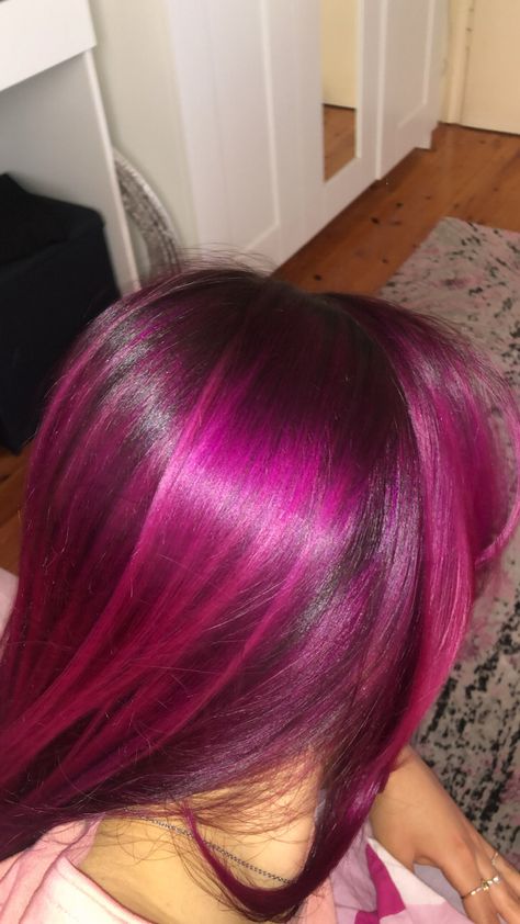 Curly Magenta Hair, Dark Purple Pink Hair, Angel Ring Color Hair, Magenta And Black Hair, Y2k Hair Dye, Magenta Pink Hair, Dark Pink Hair, Skunk Hair, Androgynous Hair