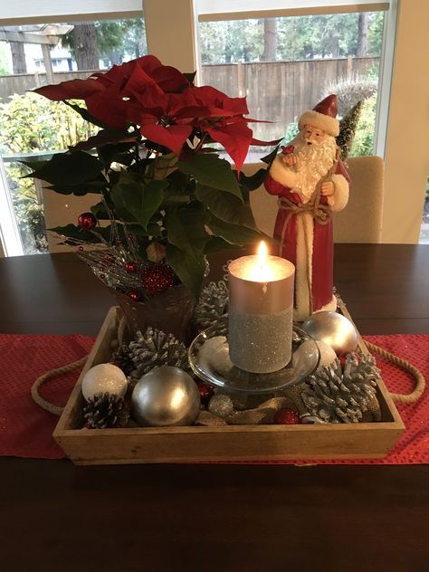 Creative Christmas Crafts, Christmas Coffee Table Decor, Candle Decorations, Red And Gold Christmas Tree, Christmas Vignettes, Christmas Candle Decorations, Gold Christmas Tree, Xmas Ideas, Dough Bowl