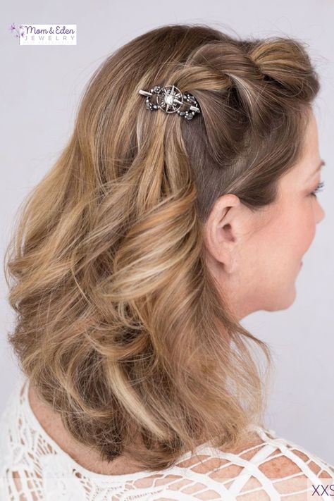 The tiniest clip can do the biggest job, add the perfect piece of adornment. Shoulder Length Hair Blonde, Rope Braided Hairstyle, Hairstyle For Prom, Bridal Hairstyles With Braids, Wedding Hair Side, Wedding Hairstyles Medium Length, Lilla Rose, Braided Prom Hair, Braid Hairstyle