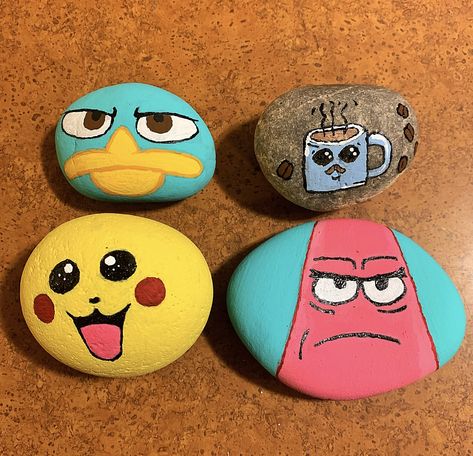 Rock Painting Pokemon, Painted Rocks Characters, Character Painted Rocks, Omnipod Painting, Patrick Spongebob, Mini Rock, Rock Hunting, Happy Stones, Painted Rocks Kids