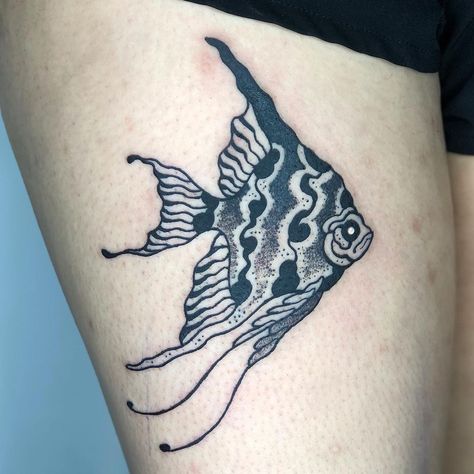 Angel Fish Tattoo, Tattoos Back Of Neck, Angelfish Tattoo, Big Fish Tattoo, Black Fish Tattoo, Simple Fish Tattoo, Small Fish Tattoo, Traditional Fish Tattoo, Small Fish Tattoos