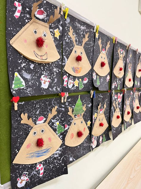 60+ Easy Preschool Christmas Crafts for the Classroom - Hike n Dip Winter Kindergarten Decoration, Winter Decorations Kindergarten, Advent Kita, Classroom Christmas Activities, Christmas Decor Ideas Outdoor, Decor Ideas For Living Room, Christmas Art Projects, Winter Kindergarten, Preschool Christmas Crafts